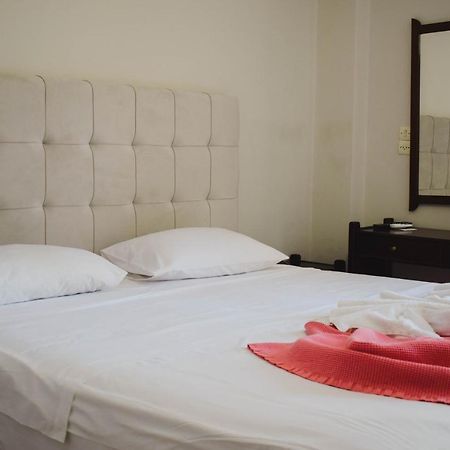 City Center Hotel كالاماتا المظهر الخارجي الصورة